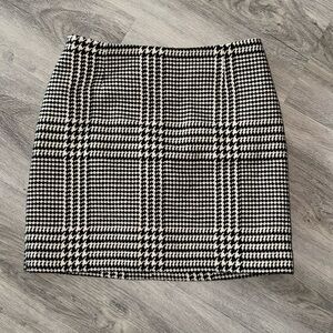 h&m black white skirt